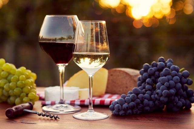 Jednostavan trik kojim će vaše jeftino vino poprimiti ukus skupocenog