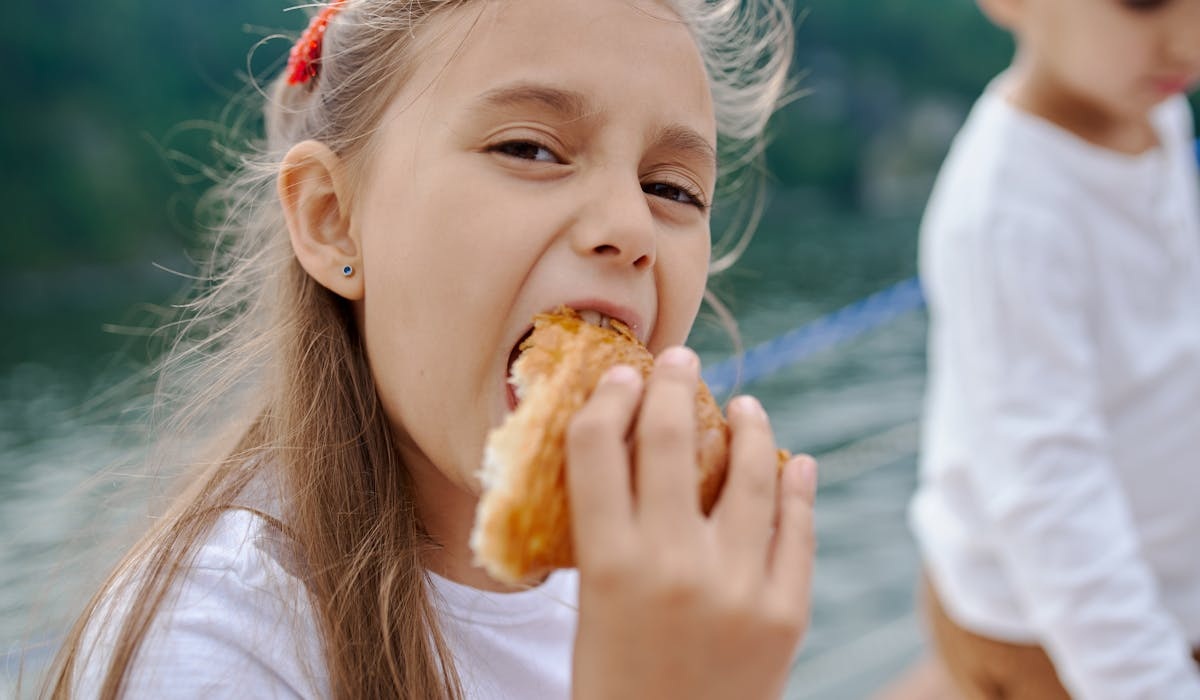 Zašto ne treba terati dete da jede: 14 saveta ukrajinskog pedijatra Jevgenija Komarovskog
